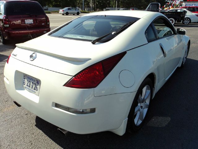 2004 Nissan 350Z 450H Sedan 4D