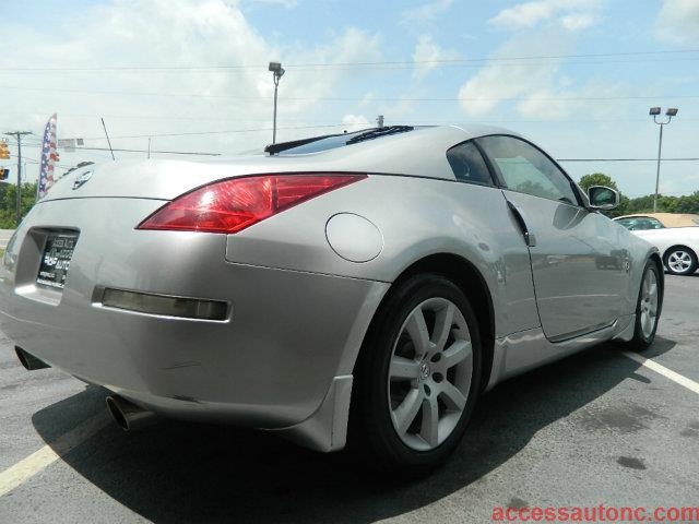 2004 Nissan 350Z 5DR 7-pass VAN I4 FWD