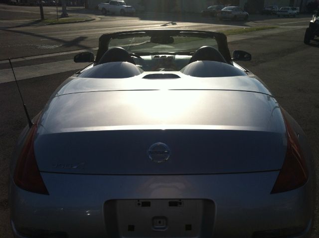 2004 Nissan 350Z 5DR 7-pass VAN I4 FWD