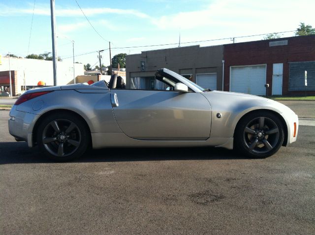 2004 Nissan 350Z 5DR 7-pass VAN I4 FWD