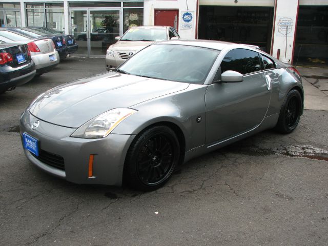 2004 Nissan 350Z Base