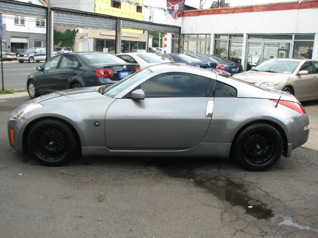 2004 Nissan 350Z Base