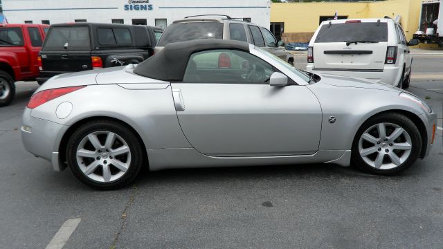 2004 Nissan 350Z 5dr 7-pass Van V6 LE FWD