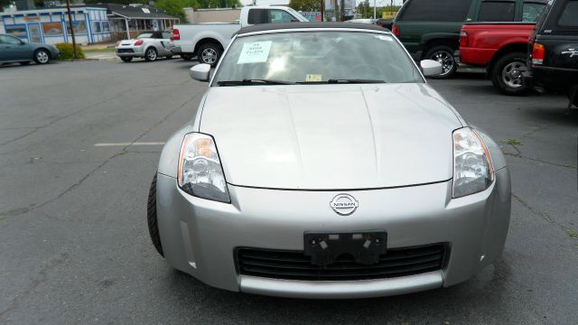 2004 Nissan 350Z 5dr 7-pass Van V6 LE FWD