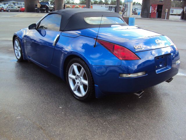 2004 Nissan 350Z 5dr 7-pass Van V6 LE FWD