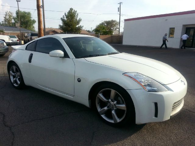 2004 Nissan 350Z 450H Sedan 4D