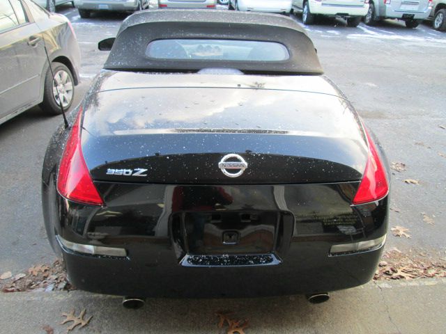 2004 Nissan 350Z 5DR 7-pass VAN I4 FWD