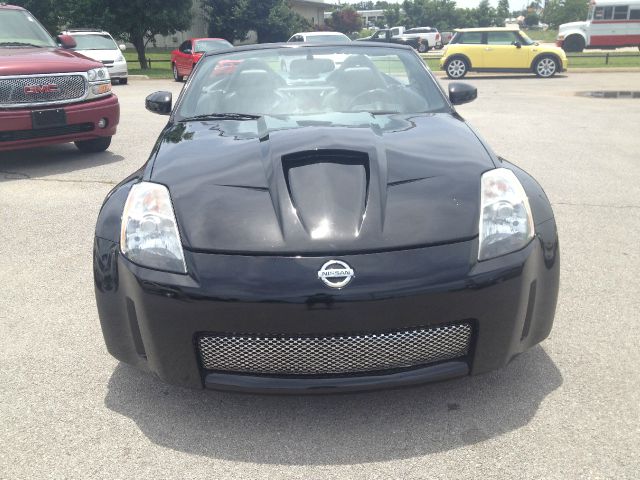 2004 Nissan 350Z 5dr 7-pass Van V6 LE FWD