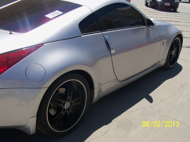 2004 Nissan 350Z 450H Sedan 4D