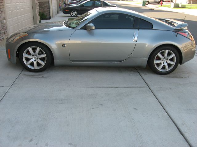 2004 Nissan 350Z Base