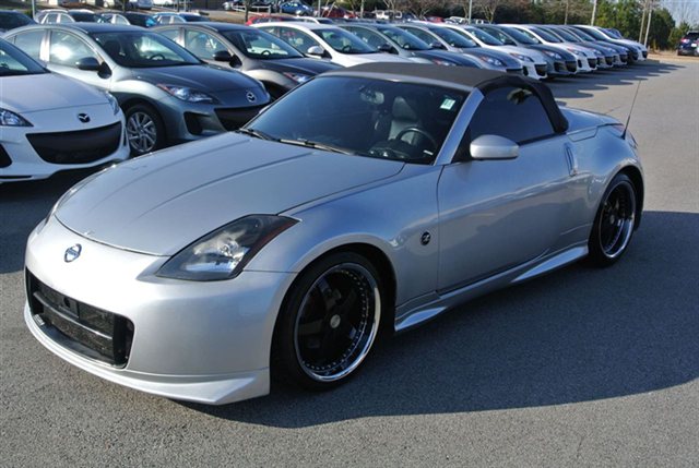 2004 Nissan 350Z 5DR 7-pass VAN I4 FWD