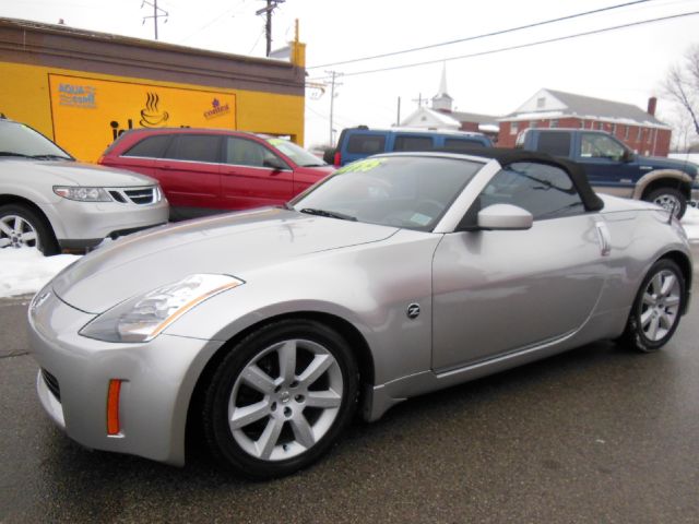 2004 Nissan 350Z 5dr 7-pass Van V6 LE FWD