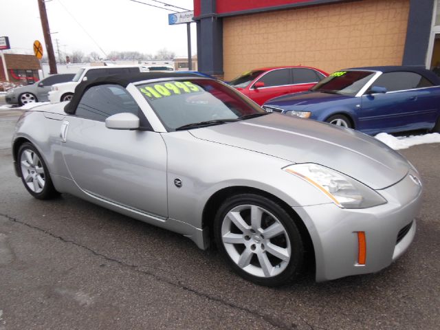 2004 Nissan 350Z 5dr 7-pass Van V6 LE FWD