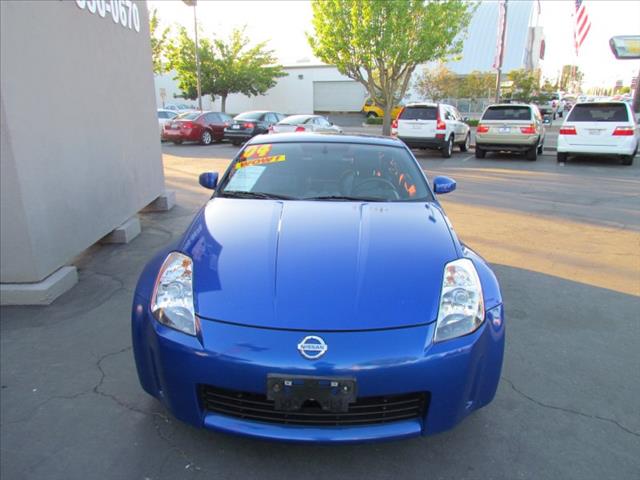 2004 Nissan 350Z Base
