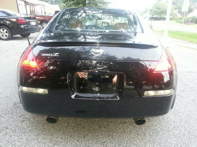 2004 Nissan 350Z 450H Sedan 4D
