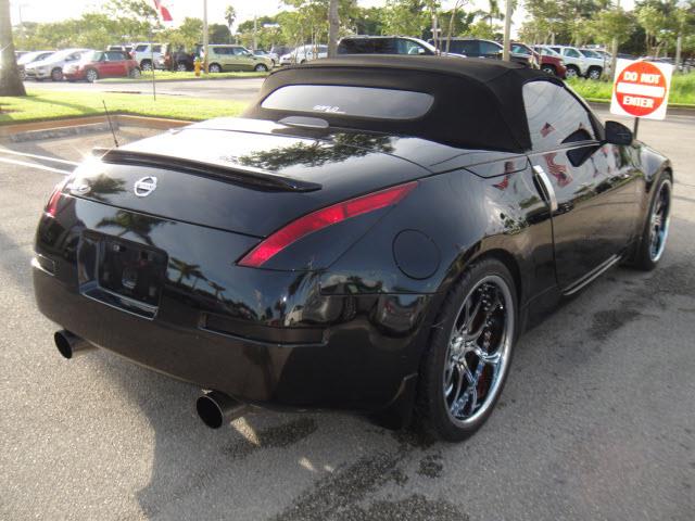2004 Nissan 350Z 5DR 7-pass VAN I4 FWD