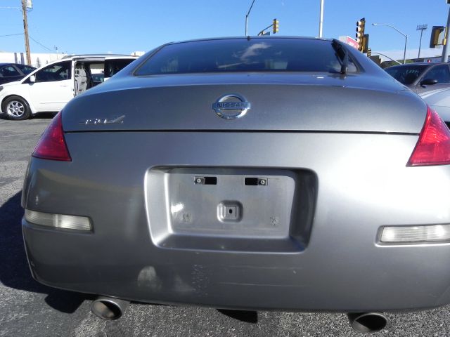 2004 Nissan 350Z 450H Sedan 4D