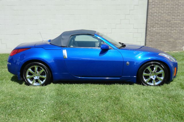 2004 Nissan 350Z 5dr 7-pass Van V6 LE FWD