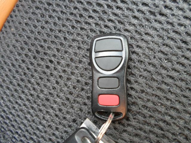 2004 Nissan 350Z Hatchback GS 5-spd