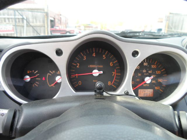 2004 Nissan 350Z Hatchback GS 5-spd