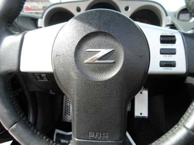 2004 Nissan 350Z Hatchback GS 5-spd