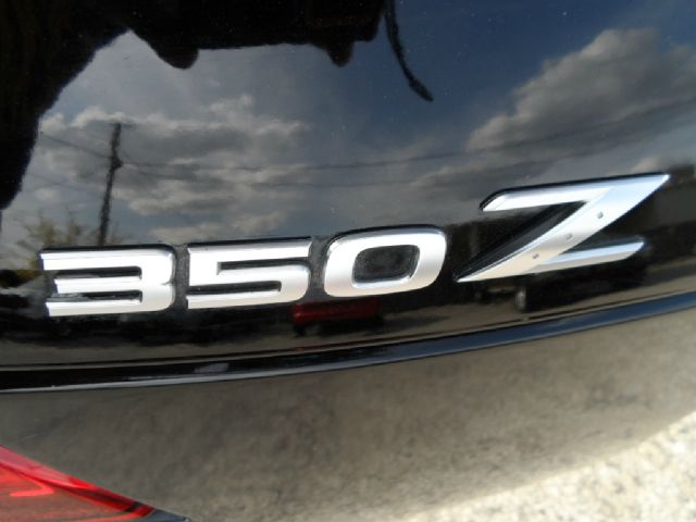 2004 Nissan 350Z Hatchback GS 5-spd