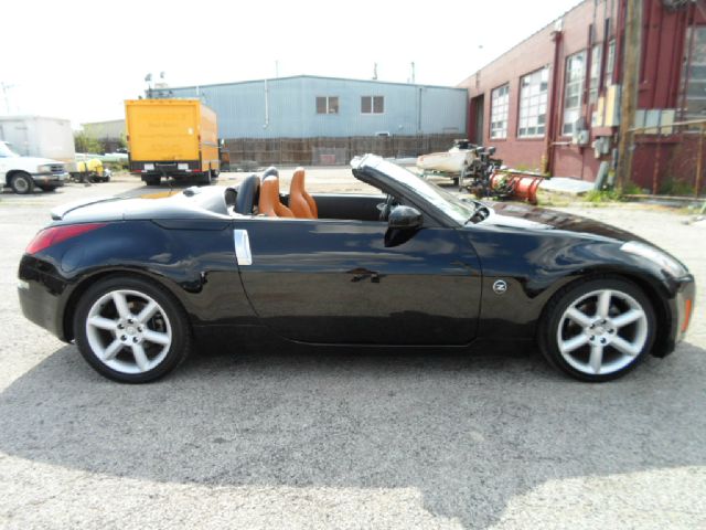 2004 Nissan 350Z Hatchback GS 5-spd