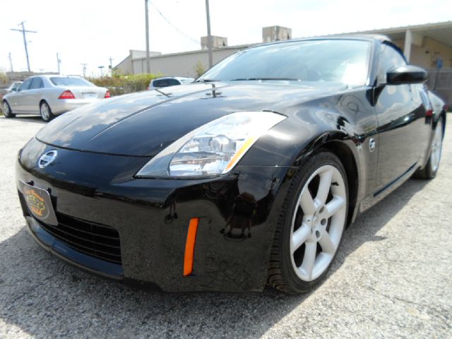 2004 Nissan 350Z Hatchback GS 5-spd