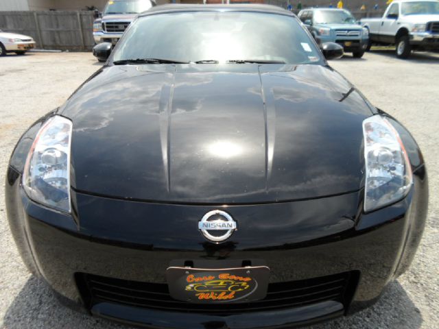 2004 Nissan 350Z Hatchback GS 5-spd