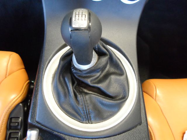 2004 Nissan 350Z Hatchback GS 5-spd