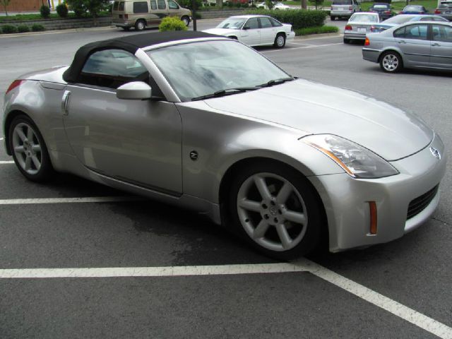 2004 Nissan 350Z 5dr 7-pass Van V6 LE FWD