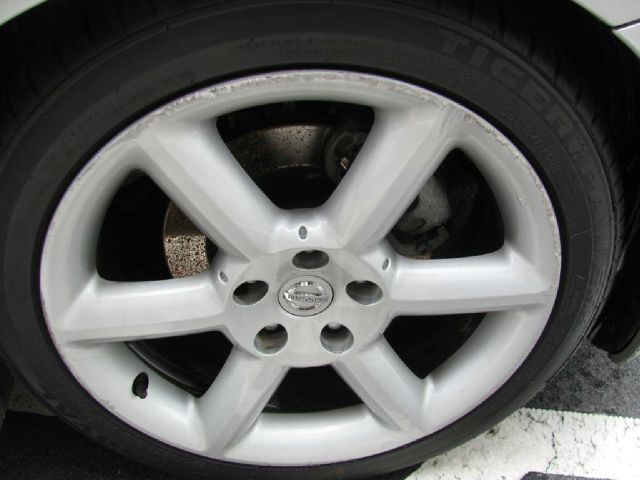 2004 Nissan 350Z 5dr 7-pass Van V6 LE FWD