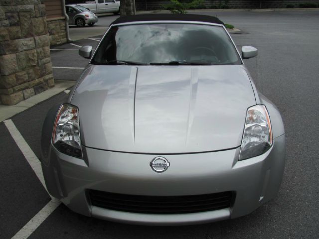 2004 Nissan 350Z 5dr 7-pass Van V6 LE FWD