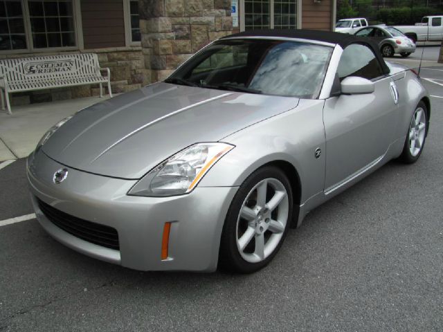 2004 Nissan 350Z 5dr 7-pass Van V6 LE FWD