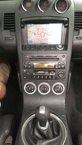 2004 Nissan 350Z 5dr 7-pass Van V6 LE FWD