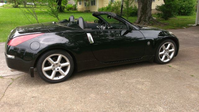 2004 Nissan 350Z 5dr 7-pass Van V6 LE FWD