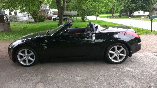 2004 Nissan 350Z 5dr 7-pass Van V6 LE FWD