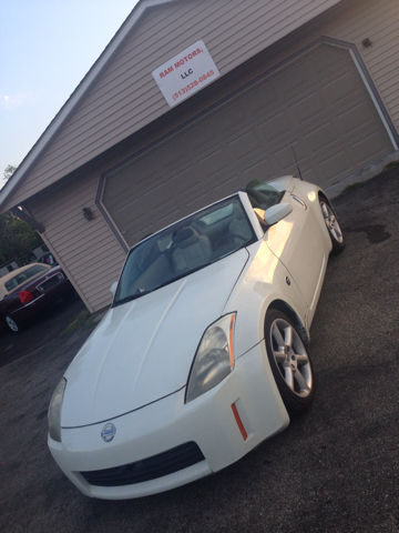 2005 Nissan 350Z 5dr 7-pass Van V6 LE FWD