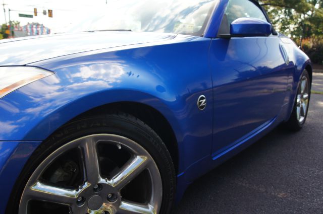 2005 Nissan 350Z 5dr 7-pass Van V6 LE FWD