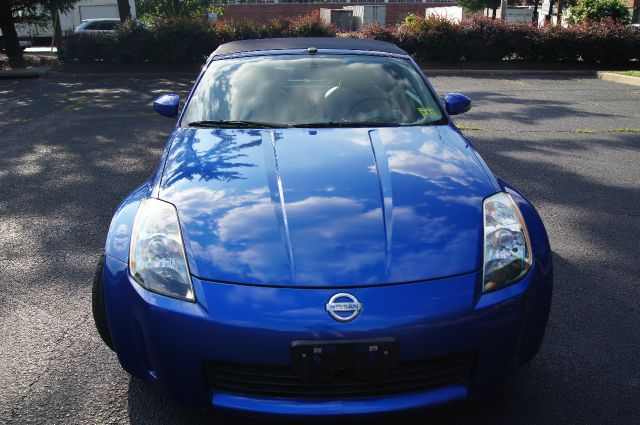 2005 Nissan 350Z 5dr 7-pass Van V6 LE FWD