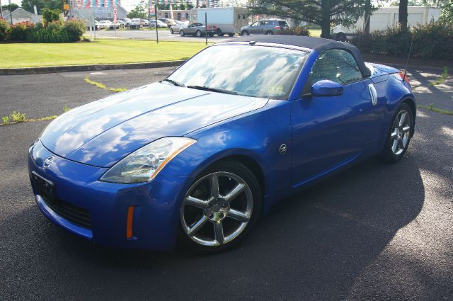 2005 Nissan 350Z 5dr 7-pass Van V6 LE FWD
