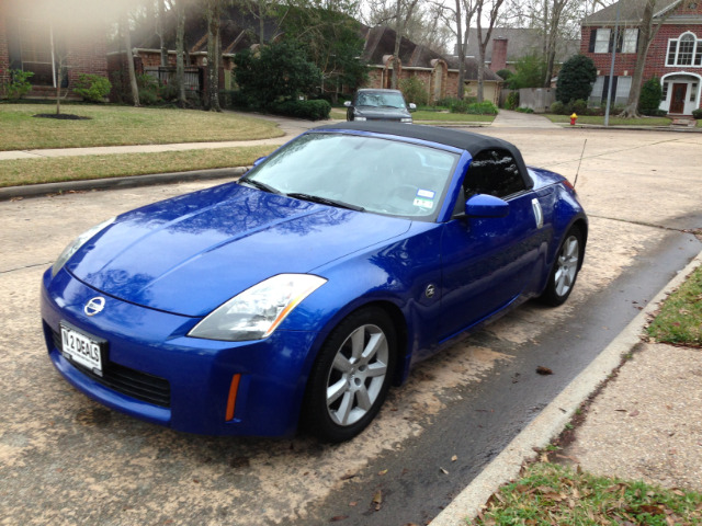 2005 Nissan 350Z 5dr 7-pass Van V6 LE FWD