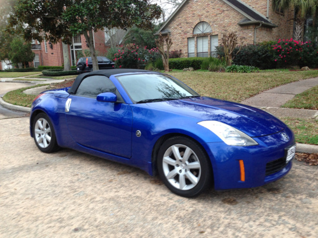 2005 Nissan 350Z 5dr 7-pass Van V6 LE FWD