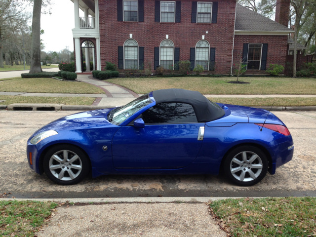 2005 Nissan 350Z 5dr 7-pass Van V6 LE FWD