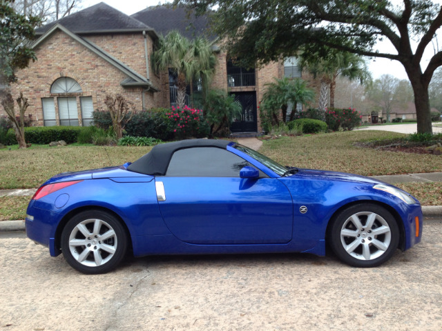 2005 Nissan 350Z 5dr 7-pass Van V6 LE FWD