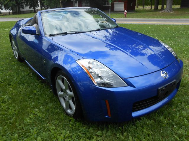 2005 Nissan 350Z 5dr 7-pass Van V6 LE FWD