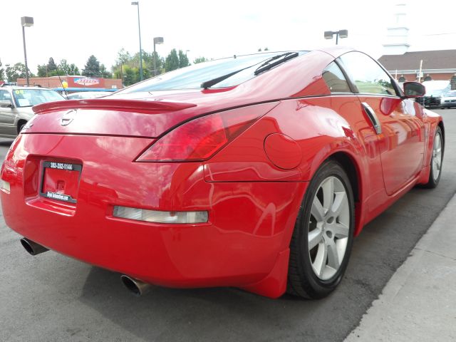2005 Nissan 350Z Standard 4X4 Hardtop