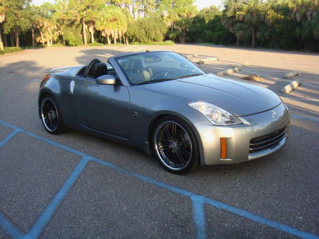 2006 Nissan 350Z 5dr 7-pass Van V6 LE FWD