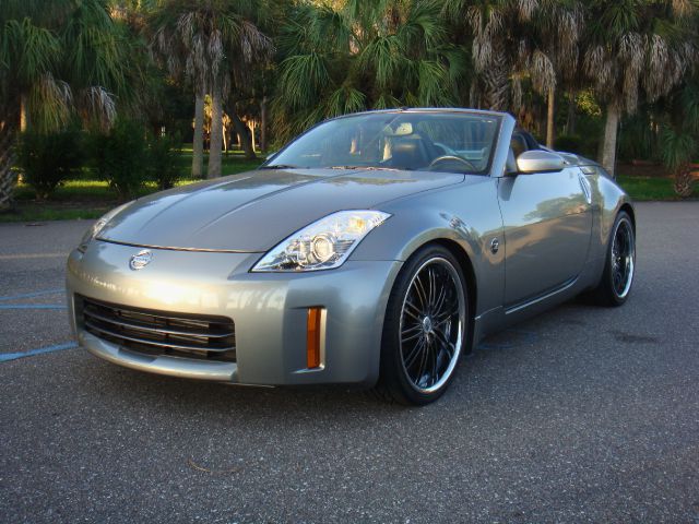 2006 Nissan 350Z 5dr 7-pass Van V6 LE FWD