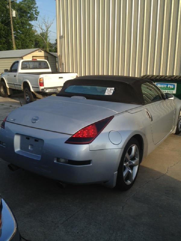 2006 Nissan 350Z NA 4 Dr Sedan FWD